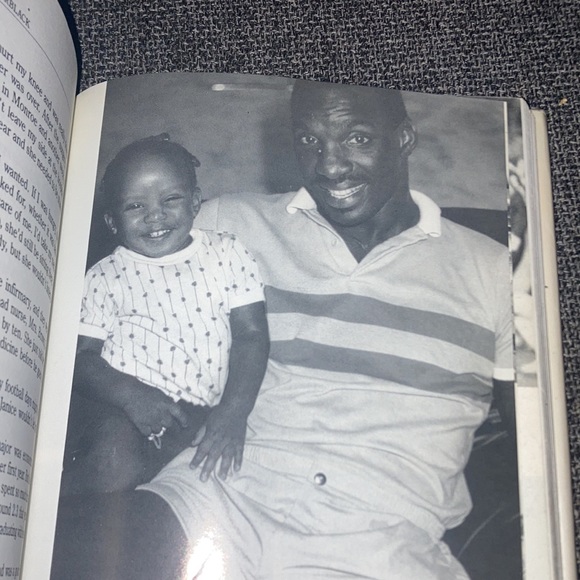 ππ Quarterblack: Shattering the NFL Myth | Hardback Book | Doug Williams βπΎπ - Picture 11 of 11